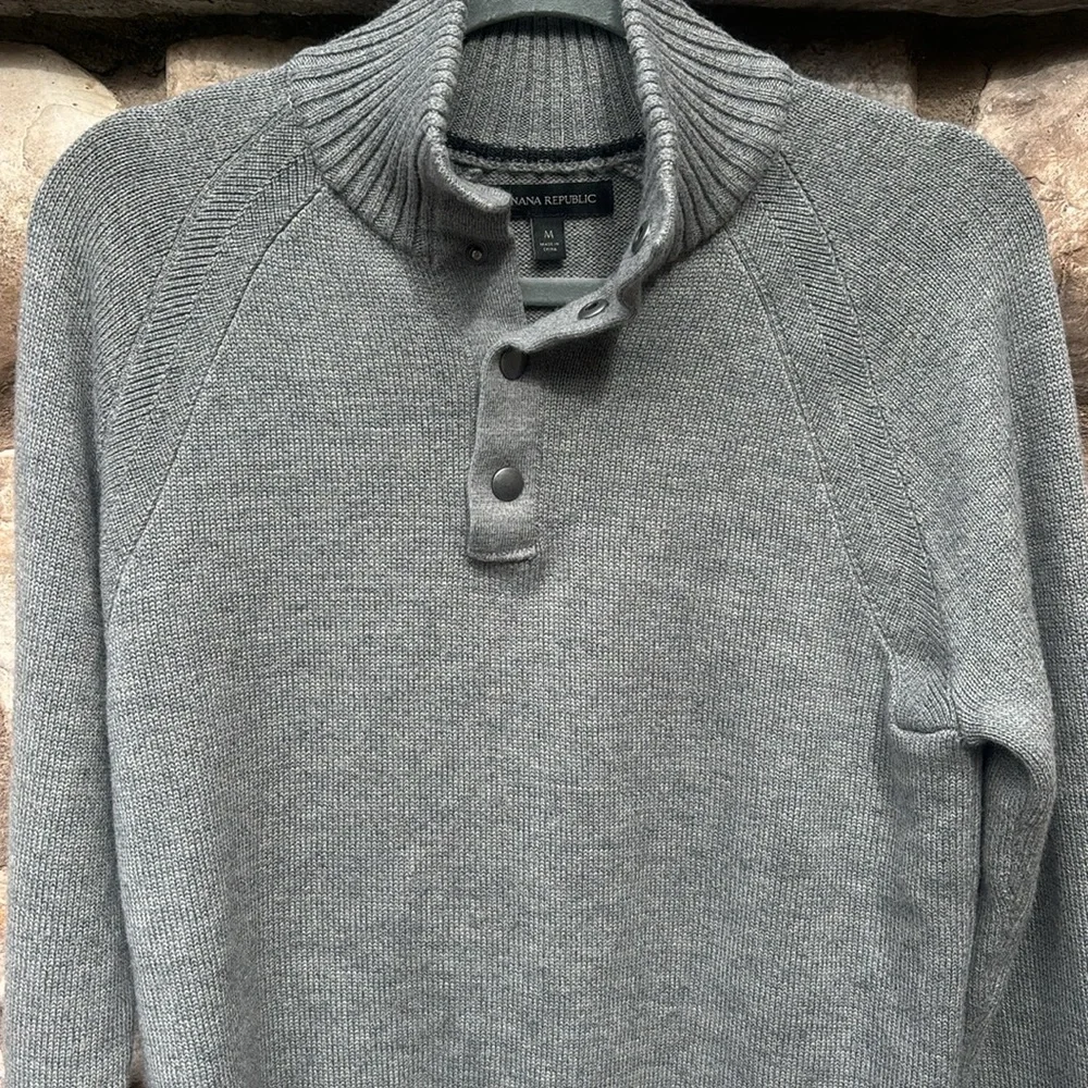 Banana Republic Men’s Sweater Gray Merin  Extra Fine Wool Size Medium